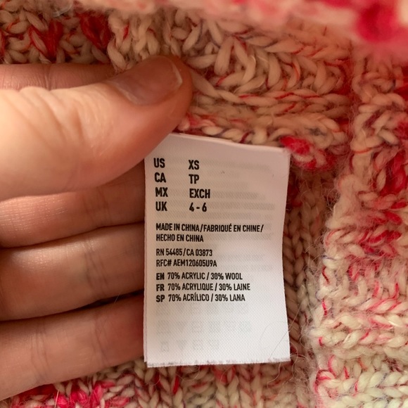 American Eagle | Pink and Cream Jegging Sweater - Picture 9 of 9